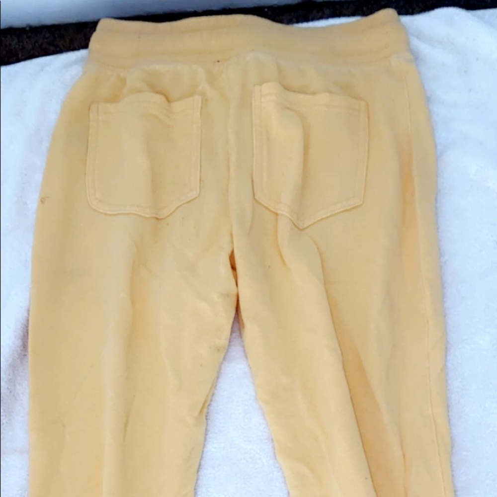 Yellow joggers ‼️‼️